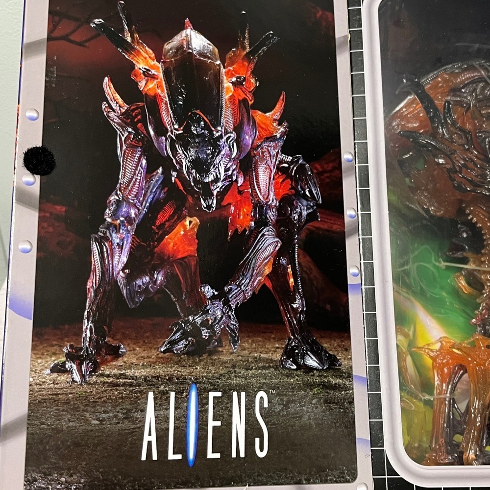 NECA Aliens Rhino Alien Action Figure Kenner Tribute Translucent Orange Black - Picture 4 of 12